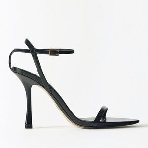 Zara Black Heels, never worn, size 39